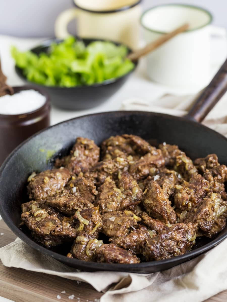 Pan Of Chicken Livers With Onion Wallpaper