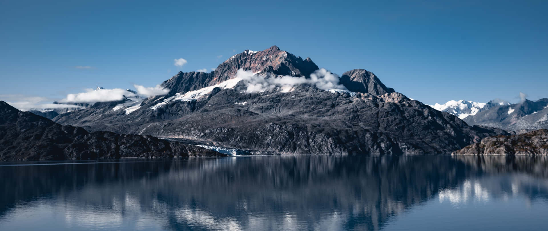 Panoramic view of the majestic Glacier Bay National Park Wallpaper