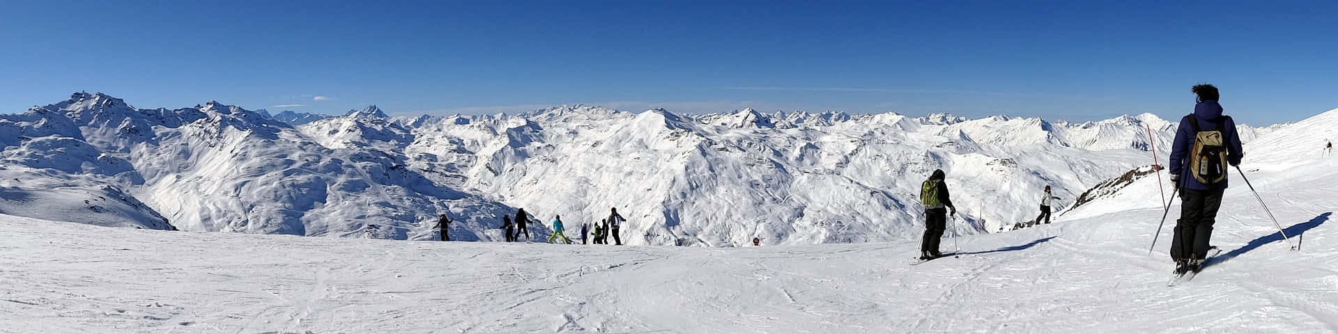 Folke Skiing Snow Panoramisk Billede Tapet
