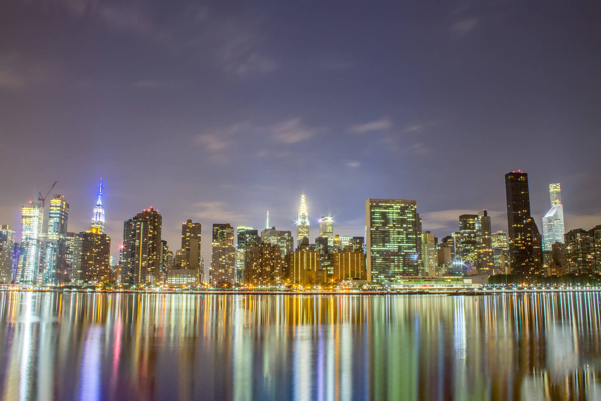 Panoramavyöver New Yorks Skyline I Estetiskt Utförande. Wallpaper
