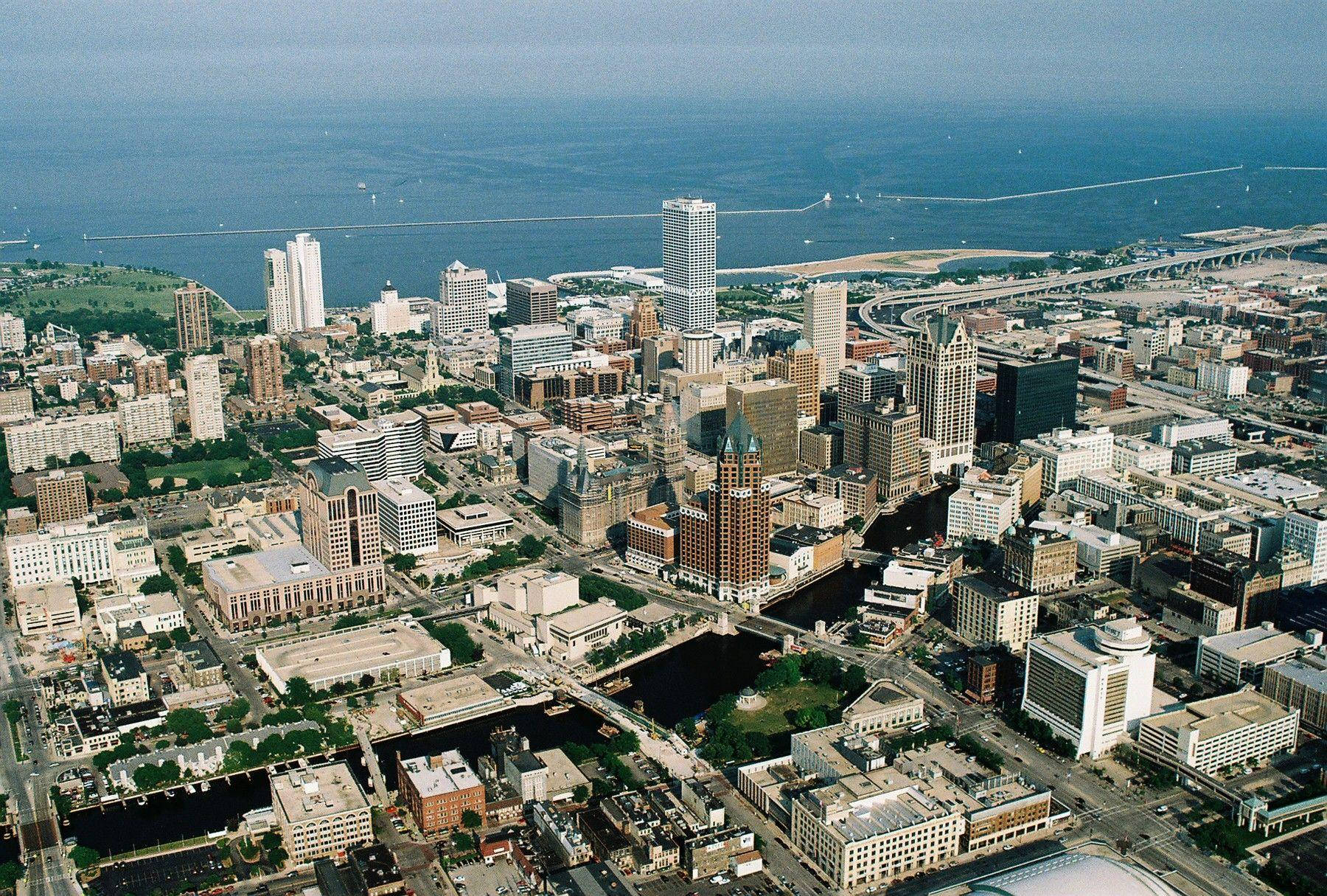 Panoramic View Of Milwaukee's Skyline Wallpaper