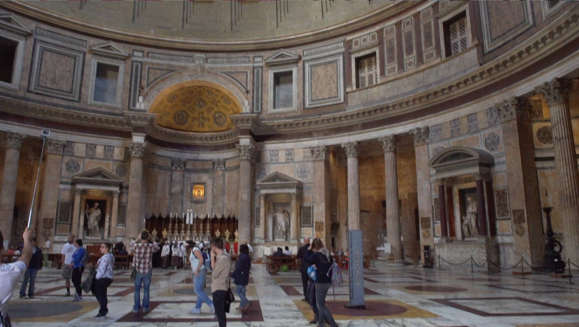 Pantheon Tourists Inside Wallpaper