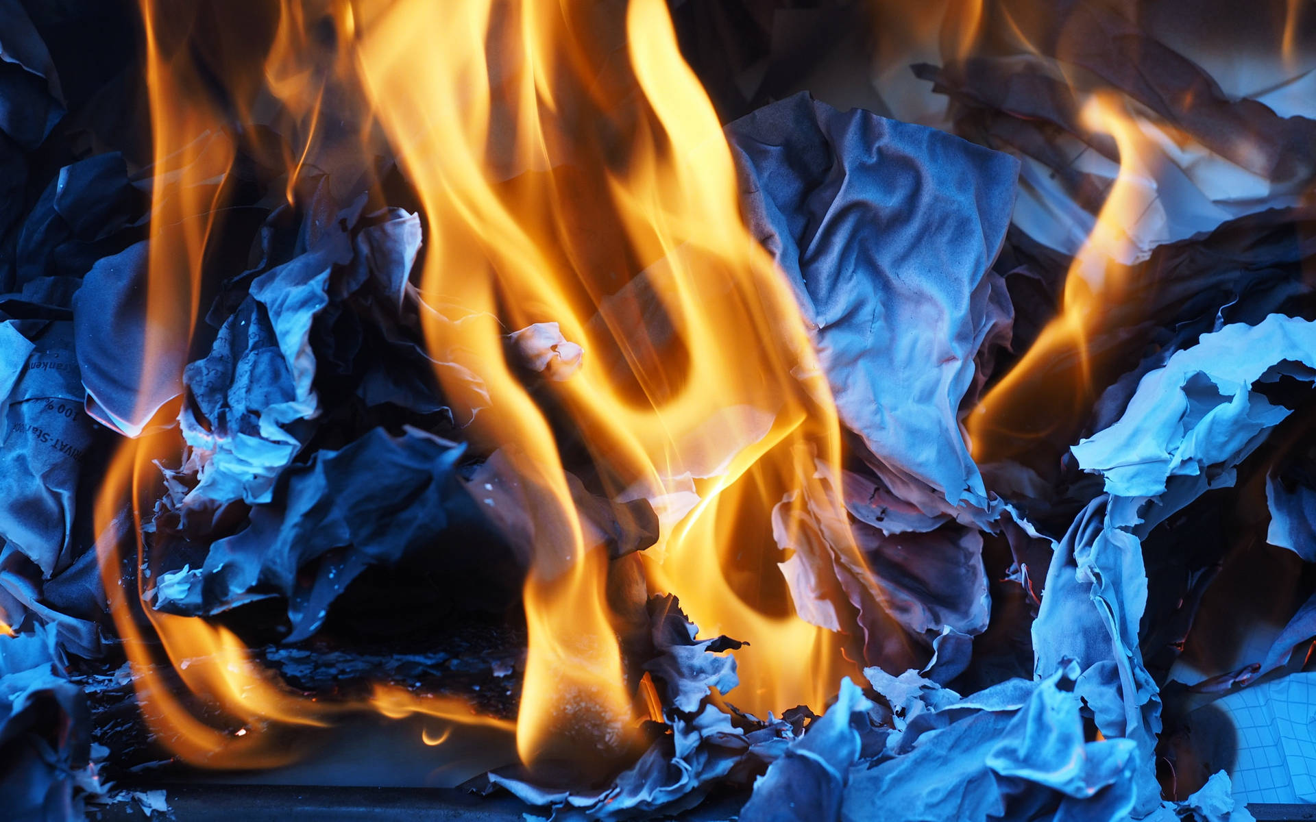 Papers On 4k Fire Wallpaper
