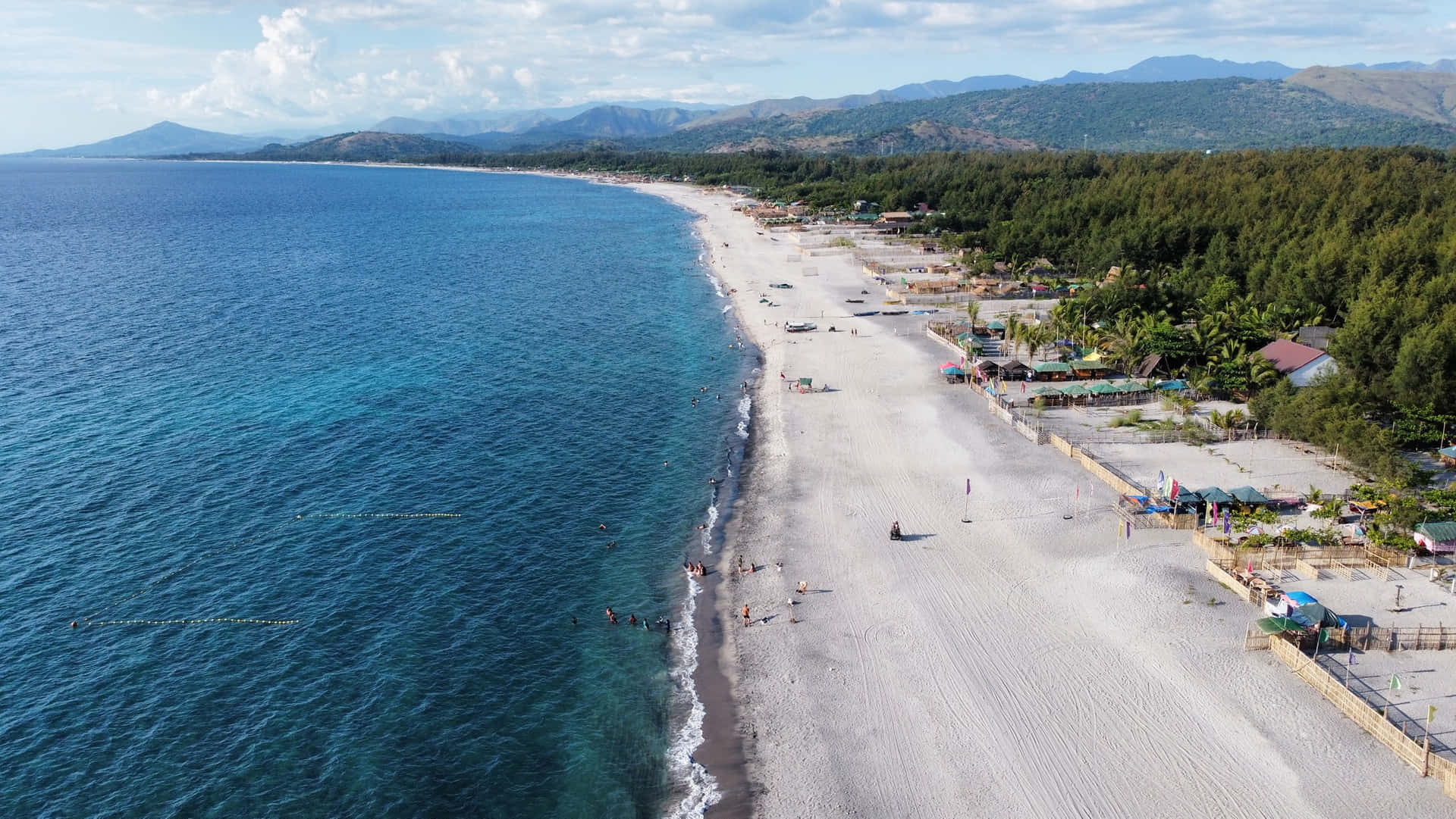 Paradise Found: Breathtaking Beach Resort View Wallpaper