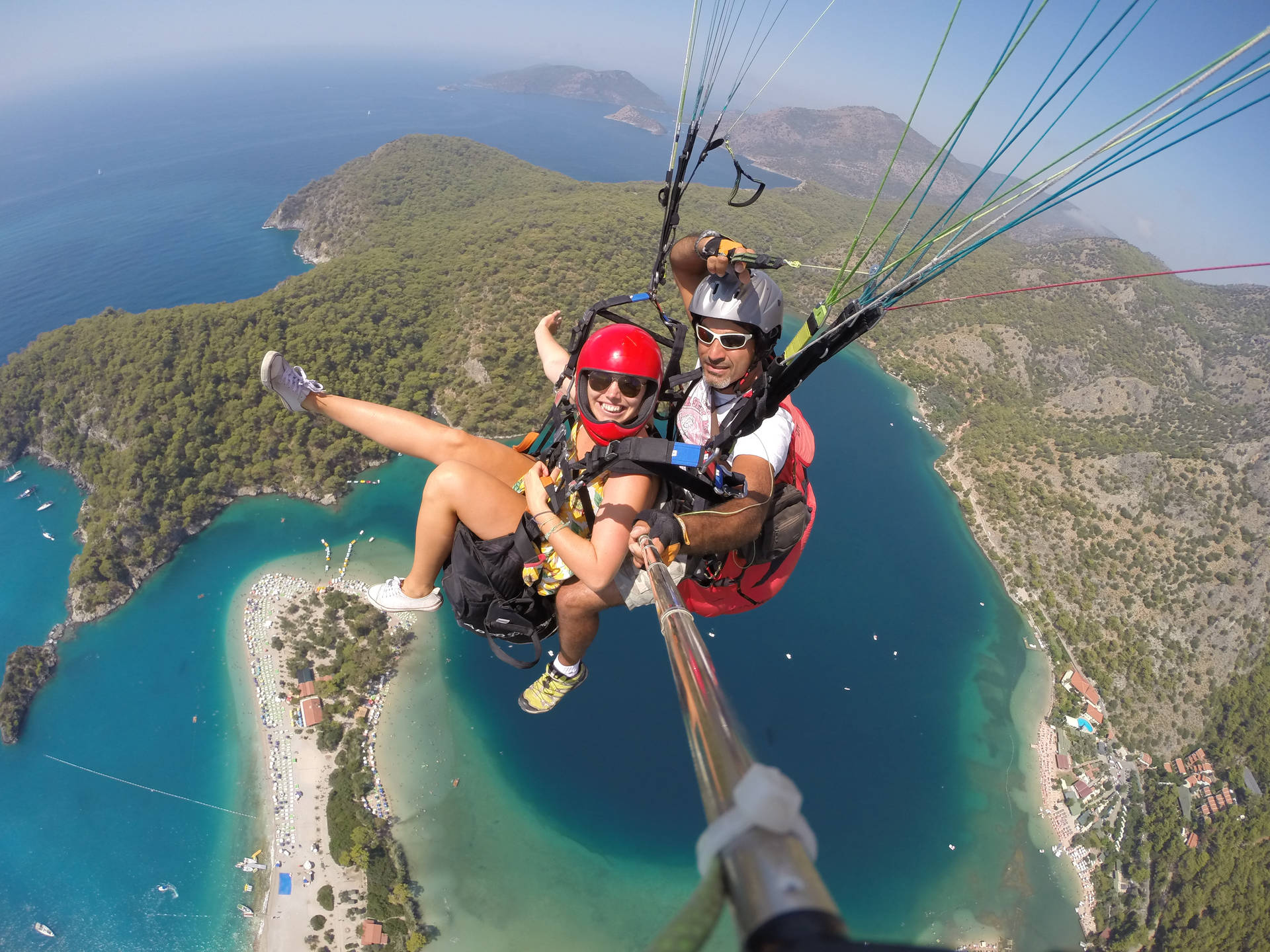 Paraglidingtandem Couples Selfie - Paragliding Tandem Par Självporträtt. Wallpaper
