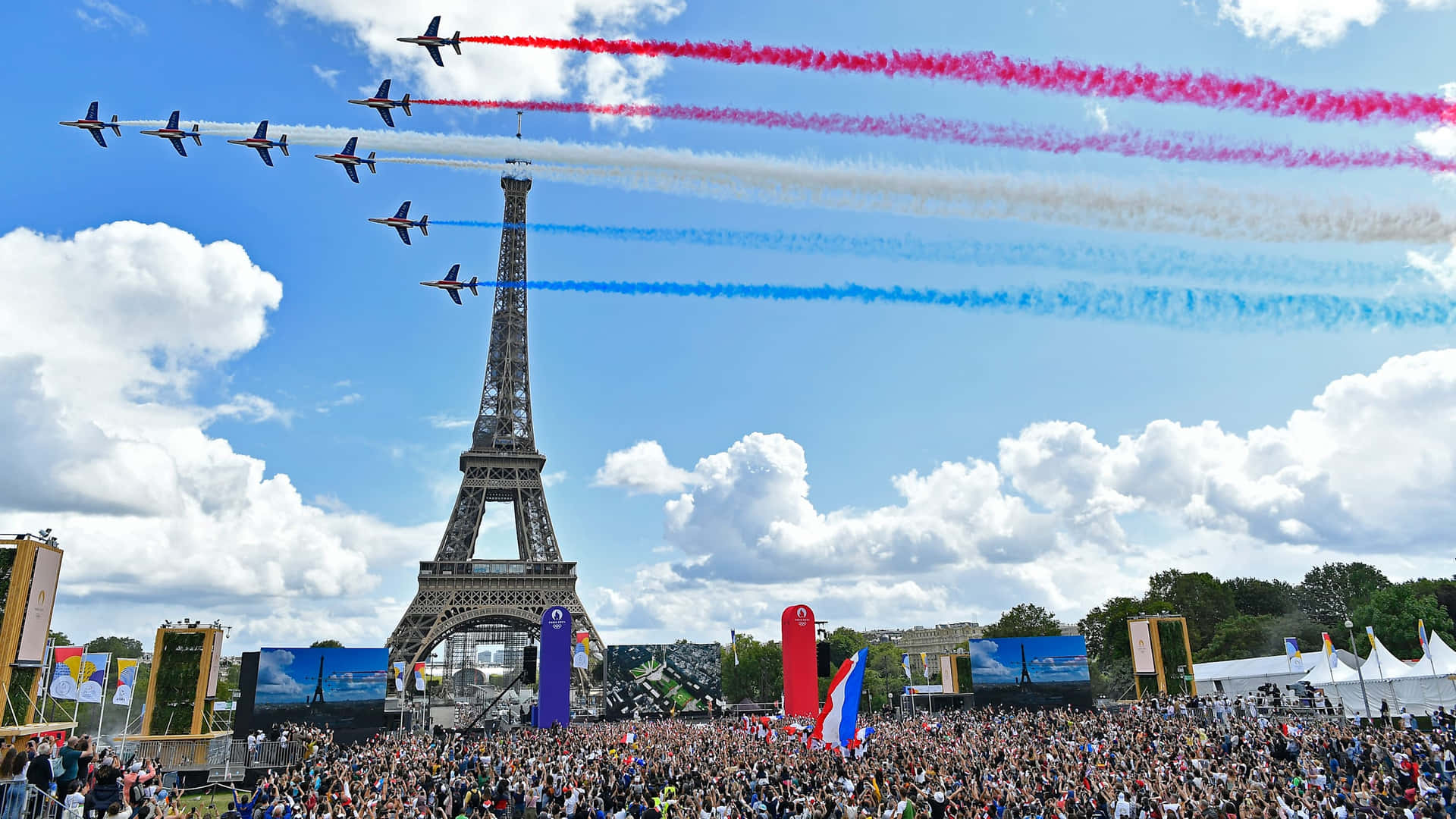 Paris Air Show Eiffel Tower Wallpaper