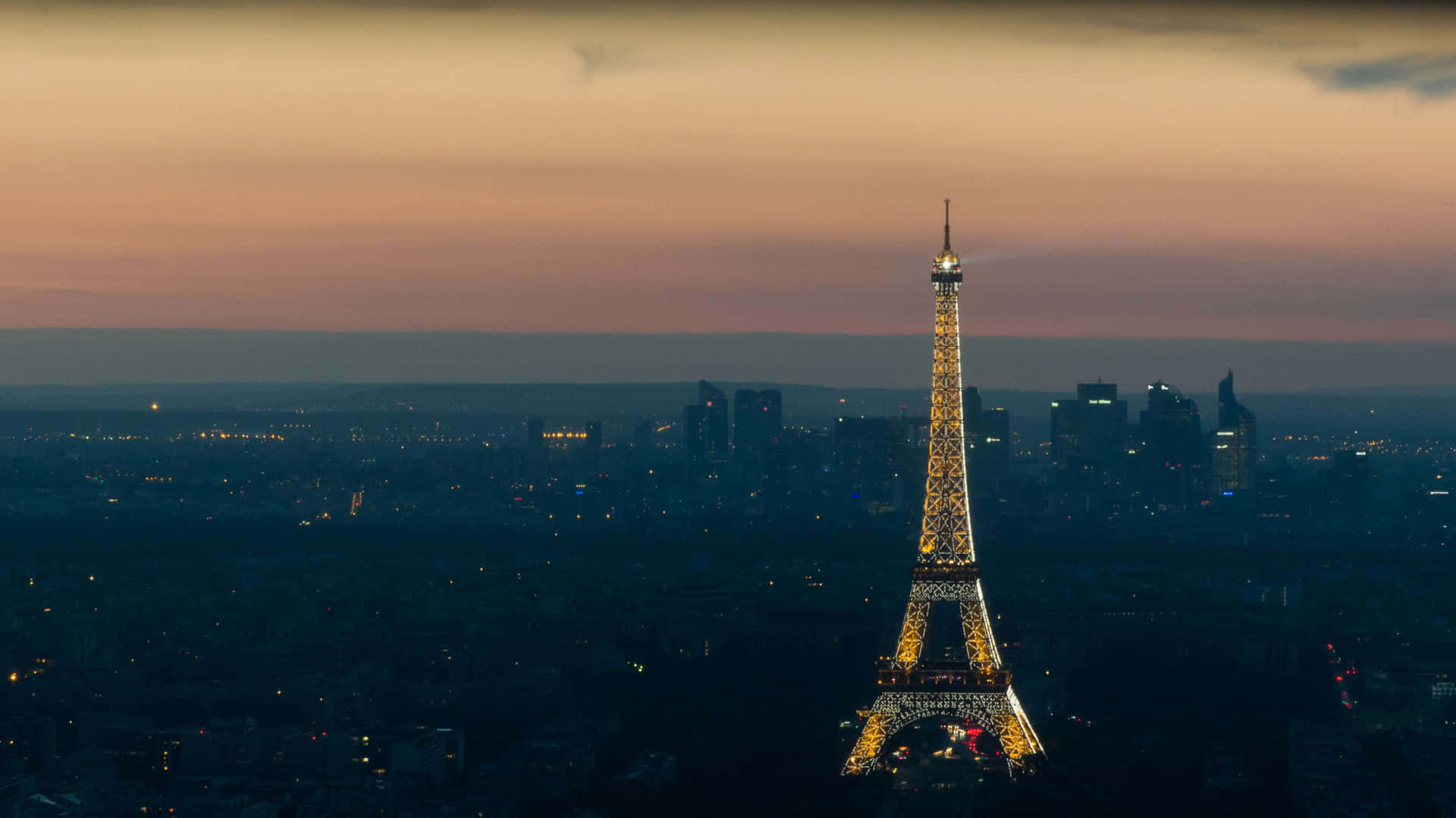 Experimentael Paisaje Urbano De París Al Caer La Noche Fondo de pantalla