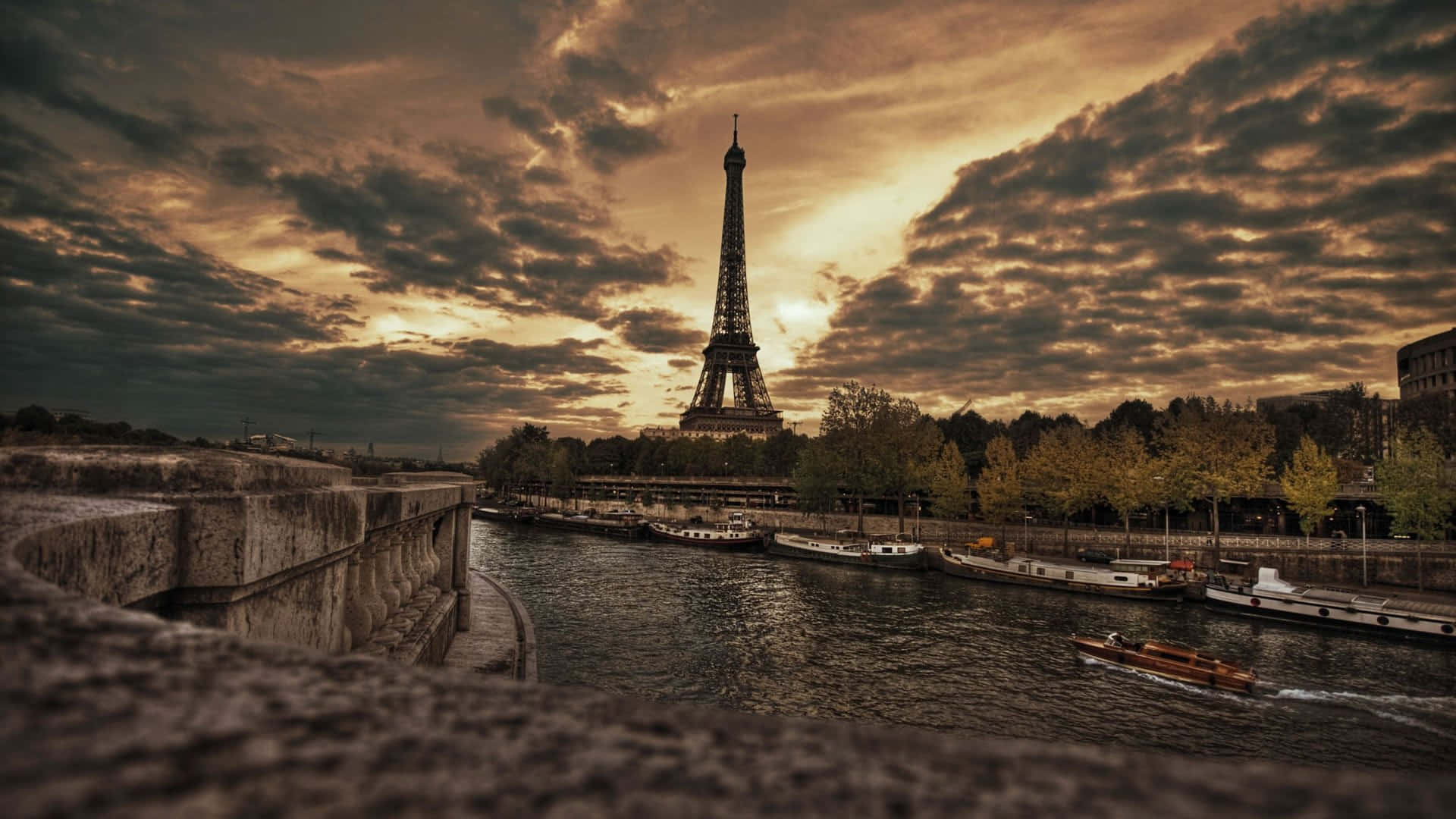 Skönheteni Paris, Frankrike
