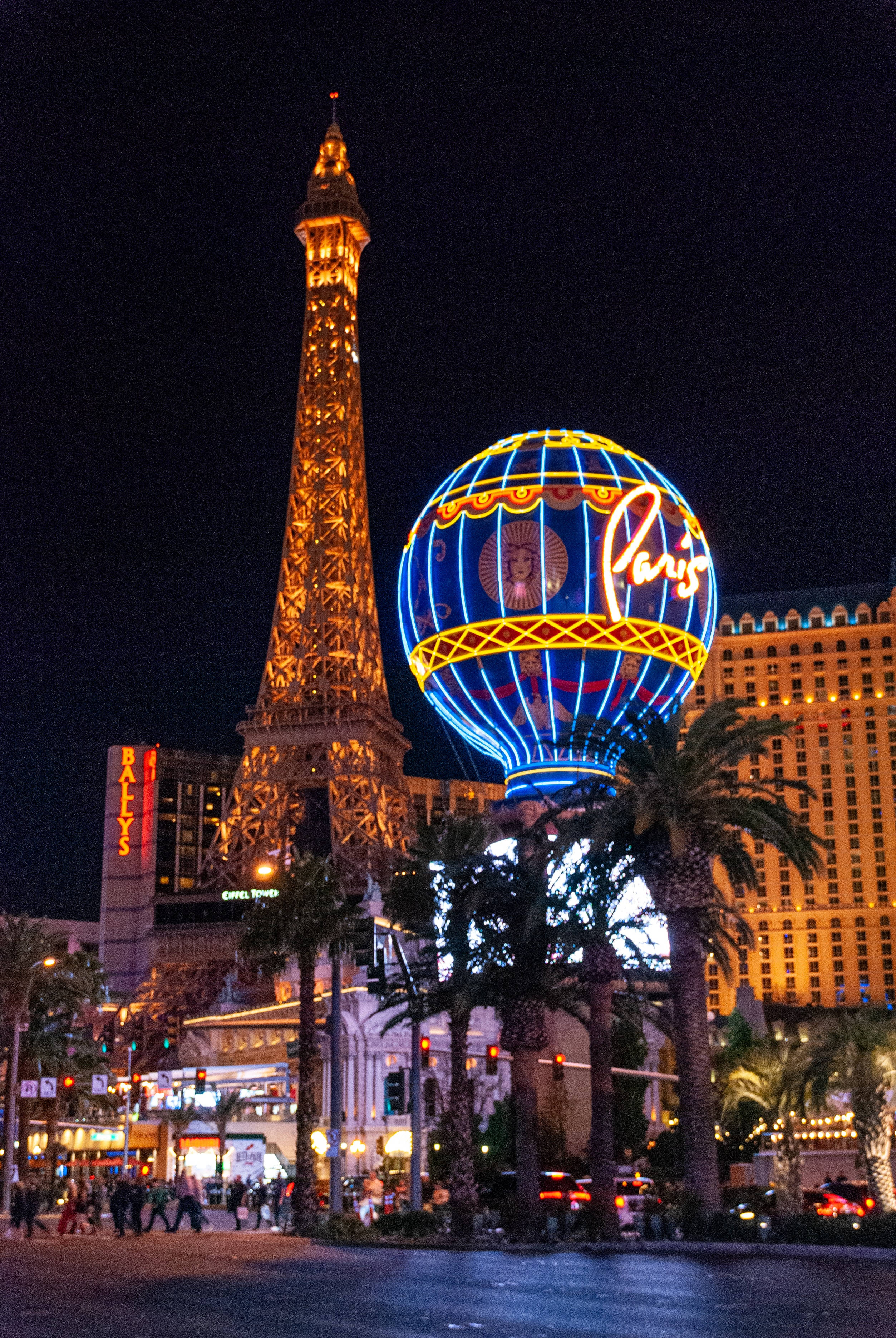 Paris Balloon Las Vegas Night Wallpaper