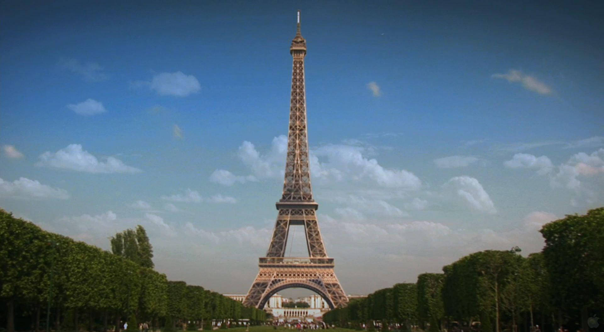 Lafamosa Torre Eiffel Nel Cuore Di Parigi Sfondo