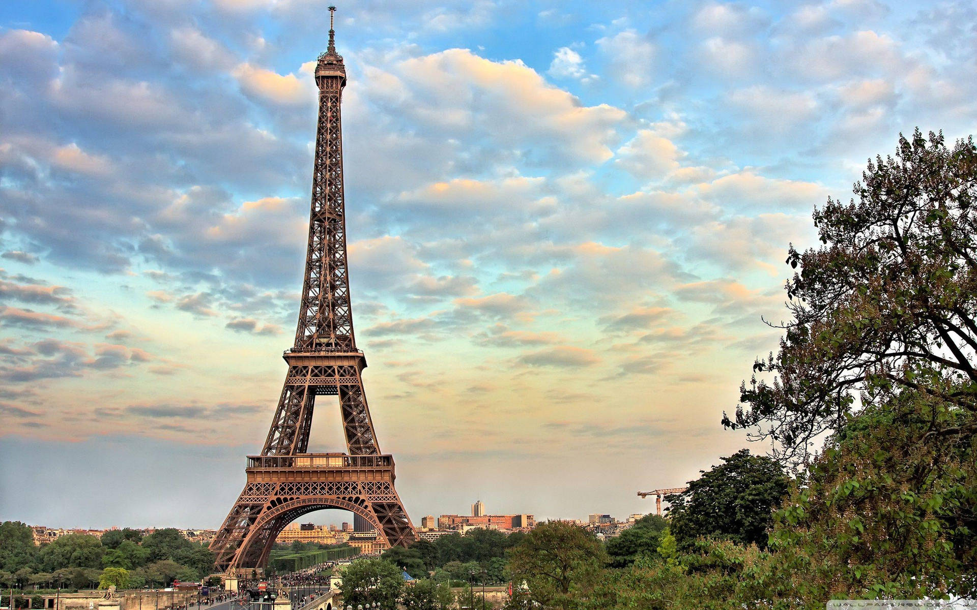 Perdersinella Bellezza Della Torre Eiffel A Parigi Sfondo
