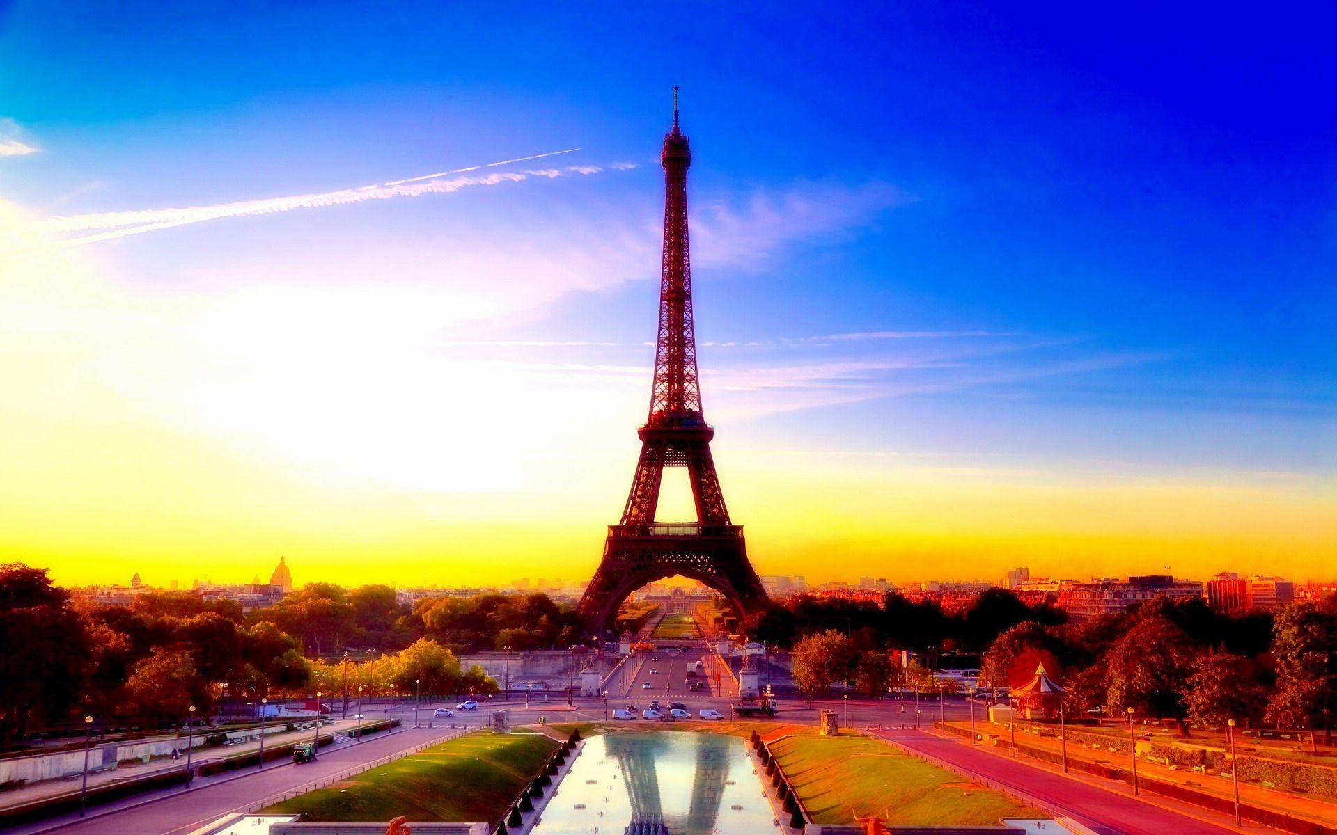 Laiconica Torre Eiffel A Parigi Sfondo
