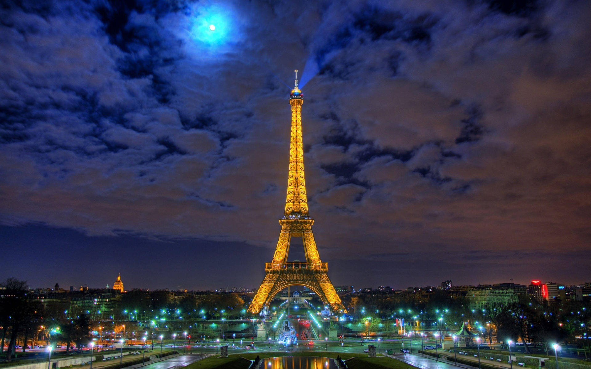Månenlys på Paris Eiffel Tower til tapet Wallpaper