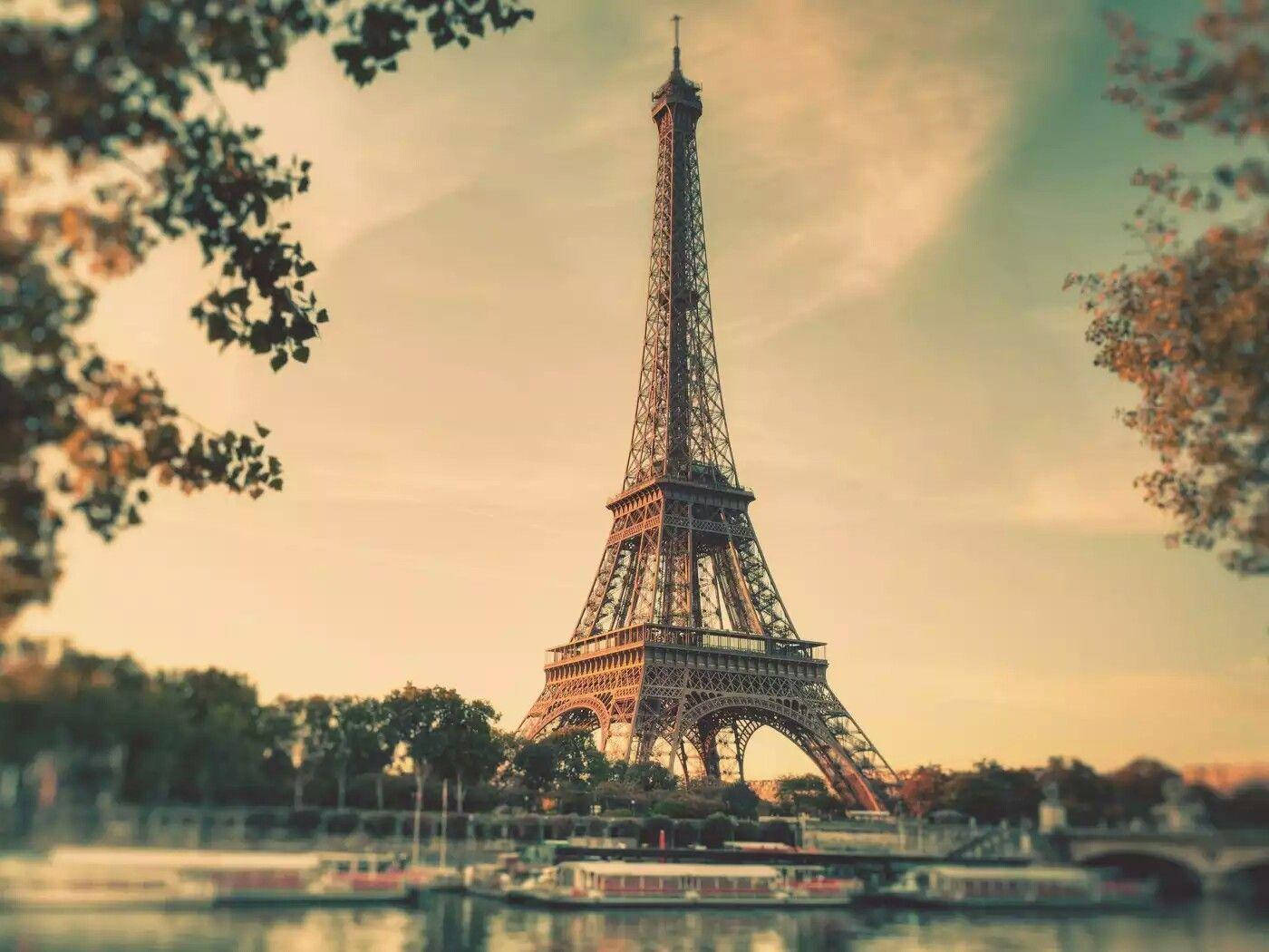Æstetisk Vintage Eiffel Tower I Paris Solnedgang Wallpaper