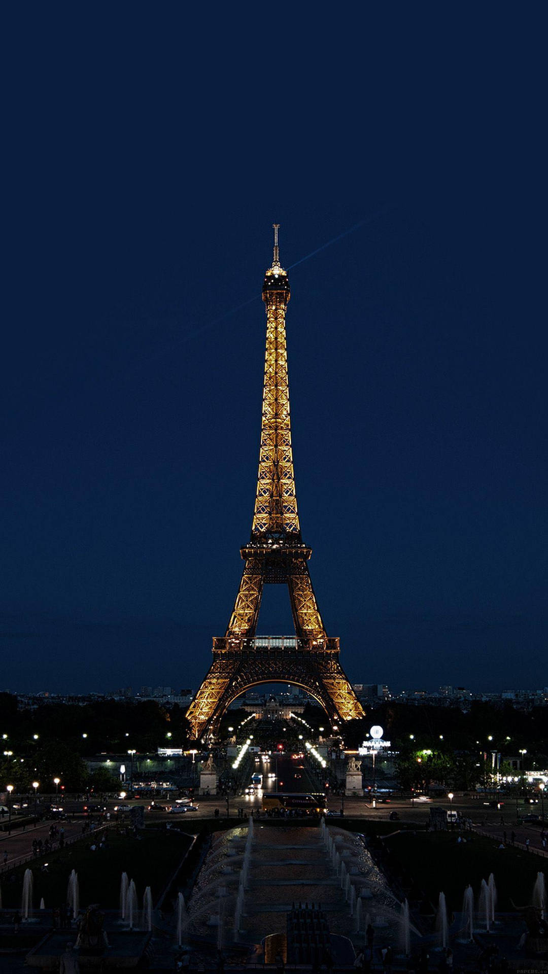 Astonishingly beautiful, the Eiffel Tower in Paris. Wallpaper