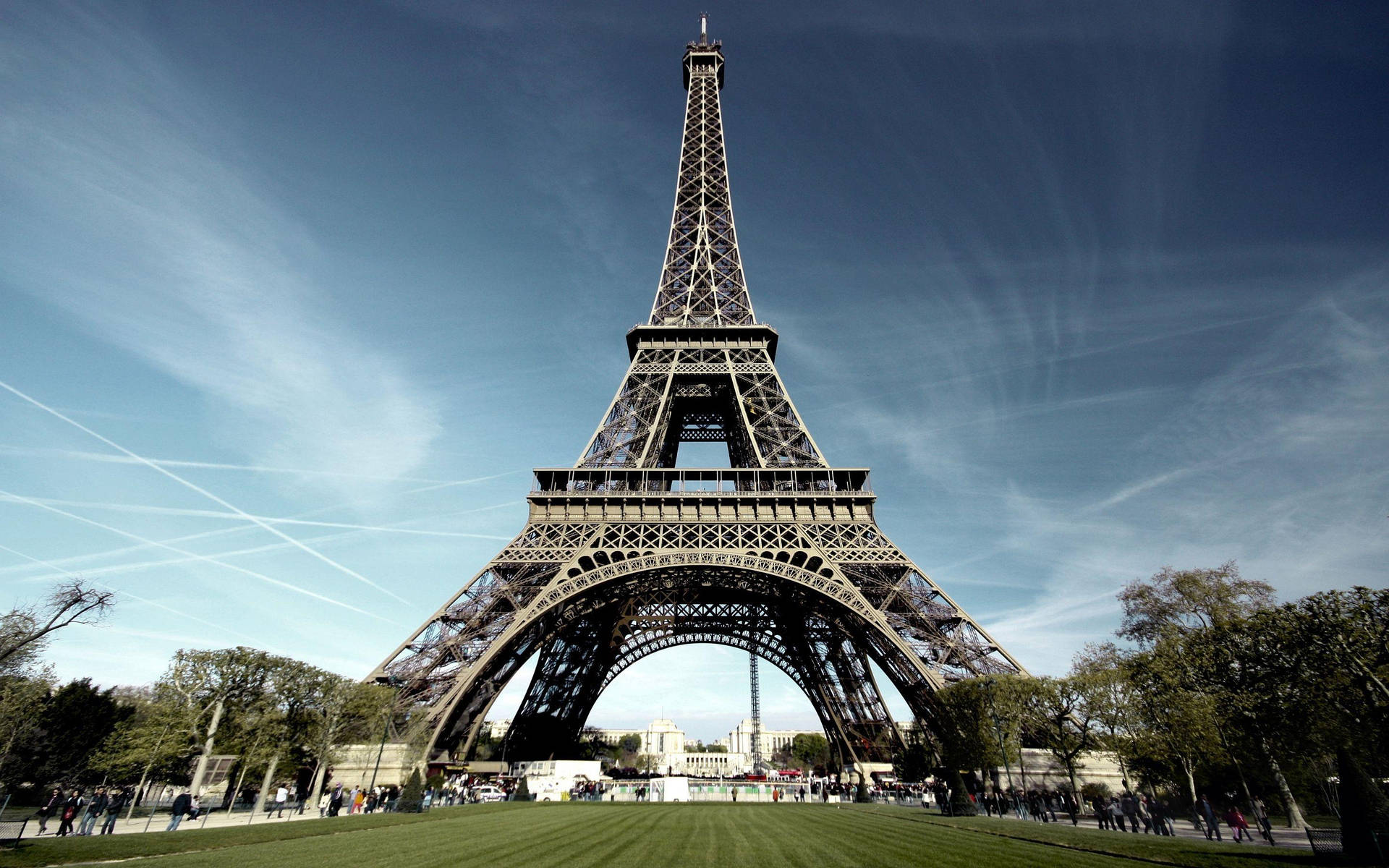 Eiffel Tower In Paris Hd Wallpaper