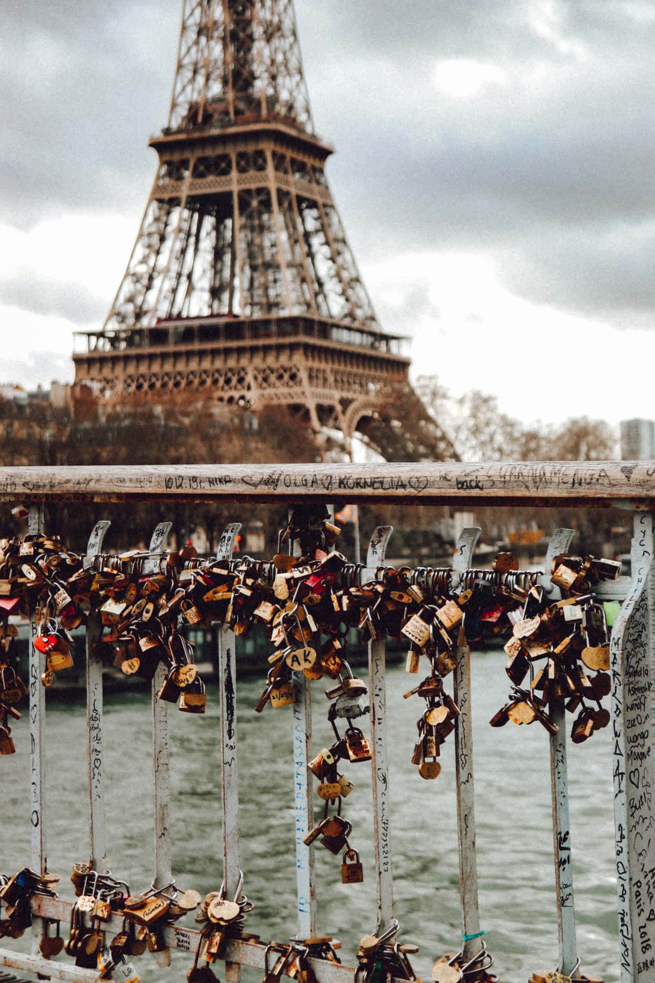 Sonhandocom Amor Em Paris. Papel de Parede