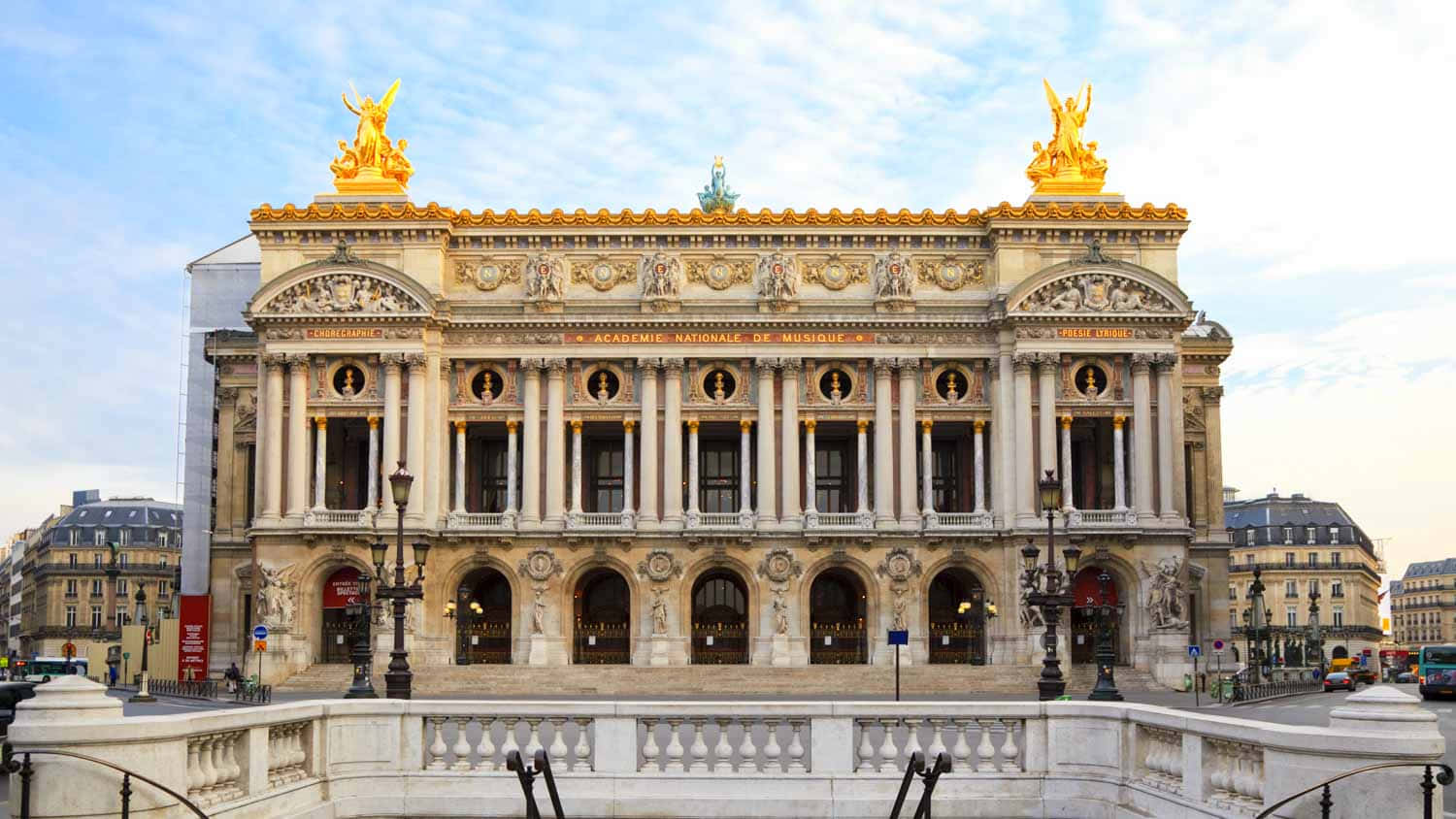Fachadaprincipal De La Ópera De París Fondo de pantalla