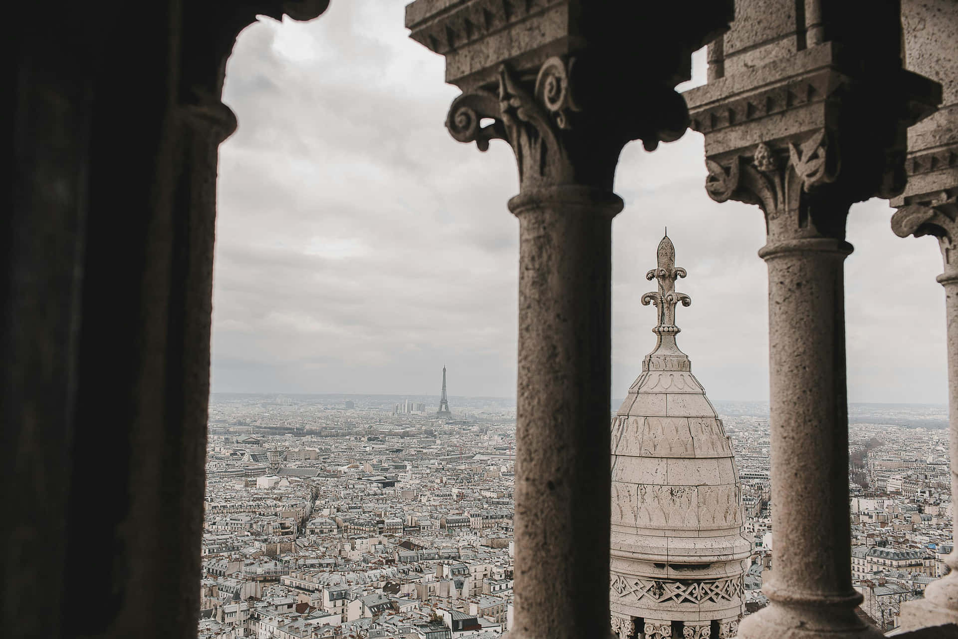 Paris_ Skyline_from_ Gothic_ Architecture Wallpaper