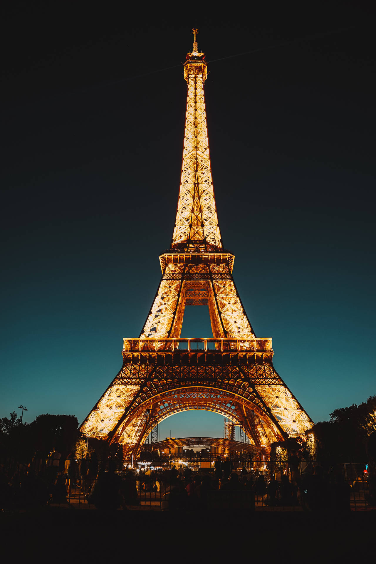 Parisian Scenery For Iphone Screens Background