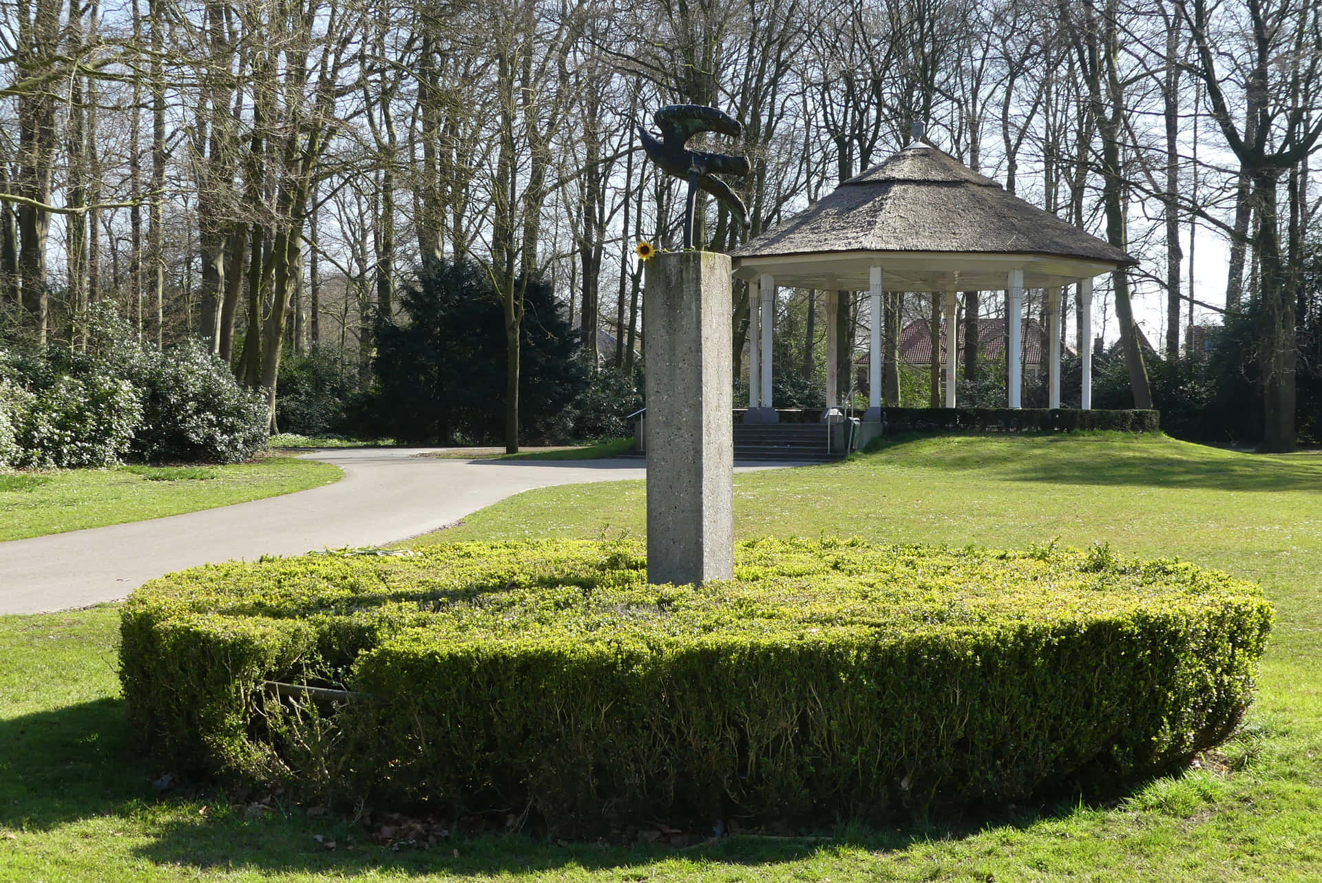 Park Gazeboand Sculpture Oosterhout Wallpaper