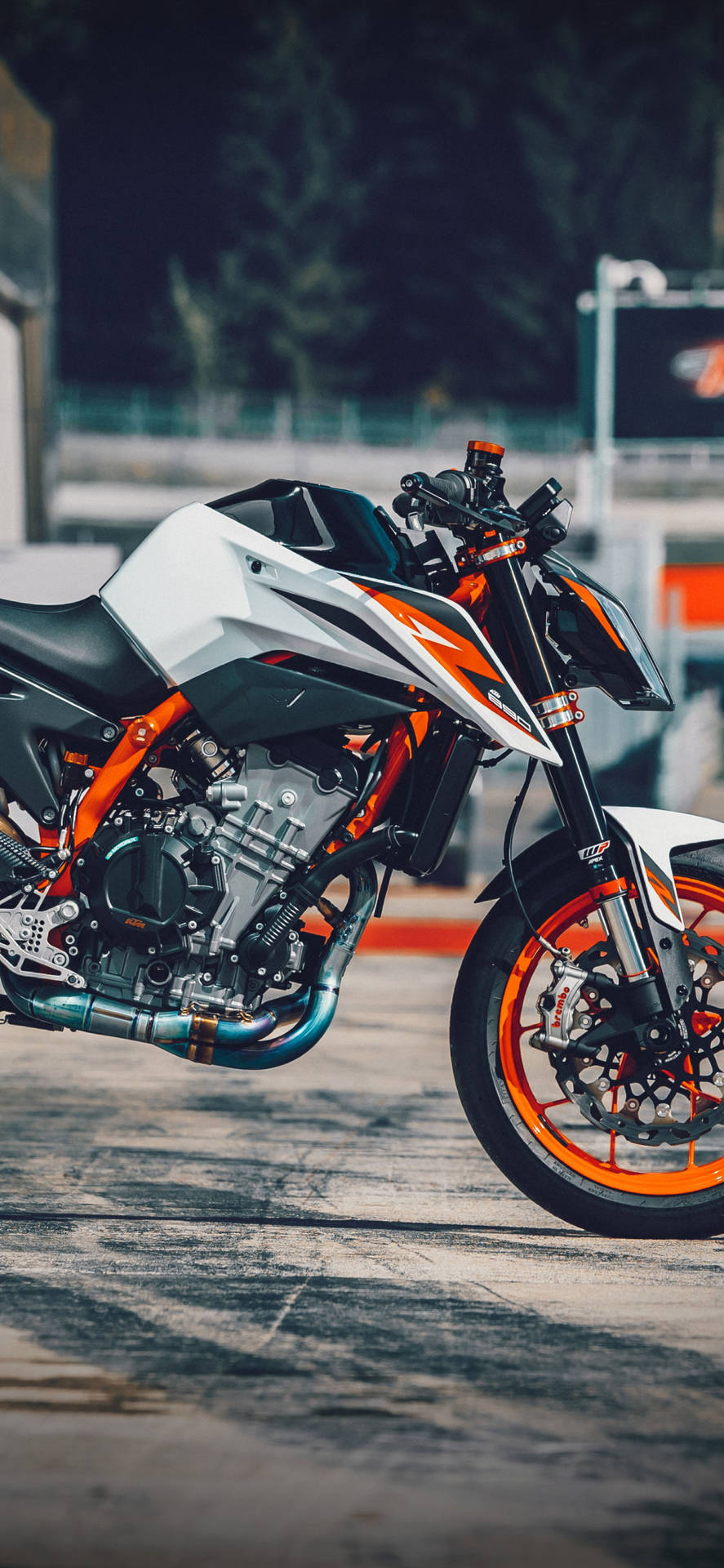 Parkedwhite Ktm Iphone Could Be Translated To Italian As 