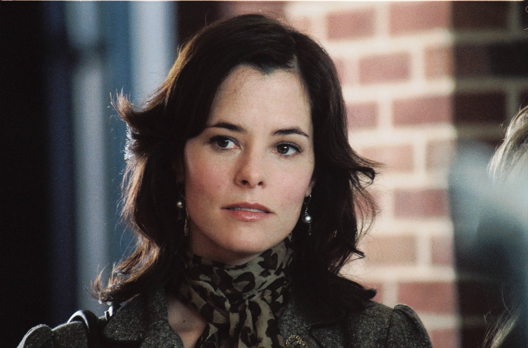 Parker Posey Lost In Space Wallpaper