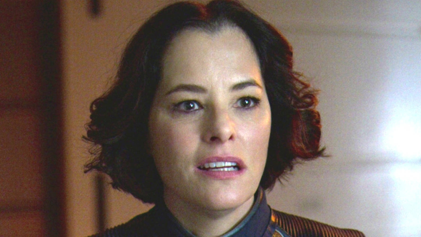 Parkerposey In Lost In Space Wallpaper