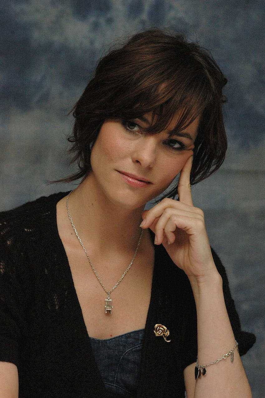 Parker Posey Thinking Wallpaper