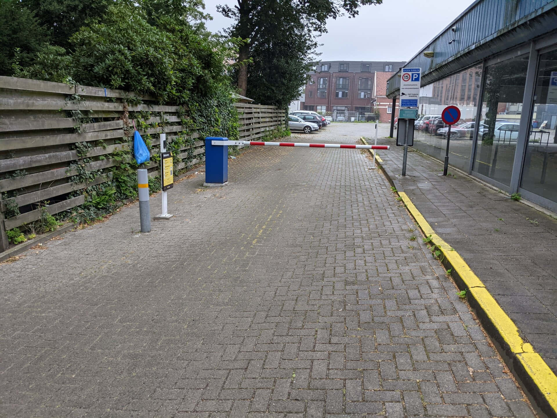 Entrée De Barrière De Stationnement À Enschede Fond d'écran