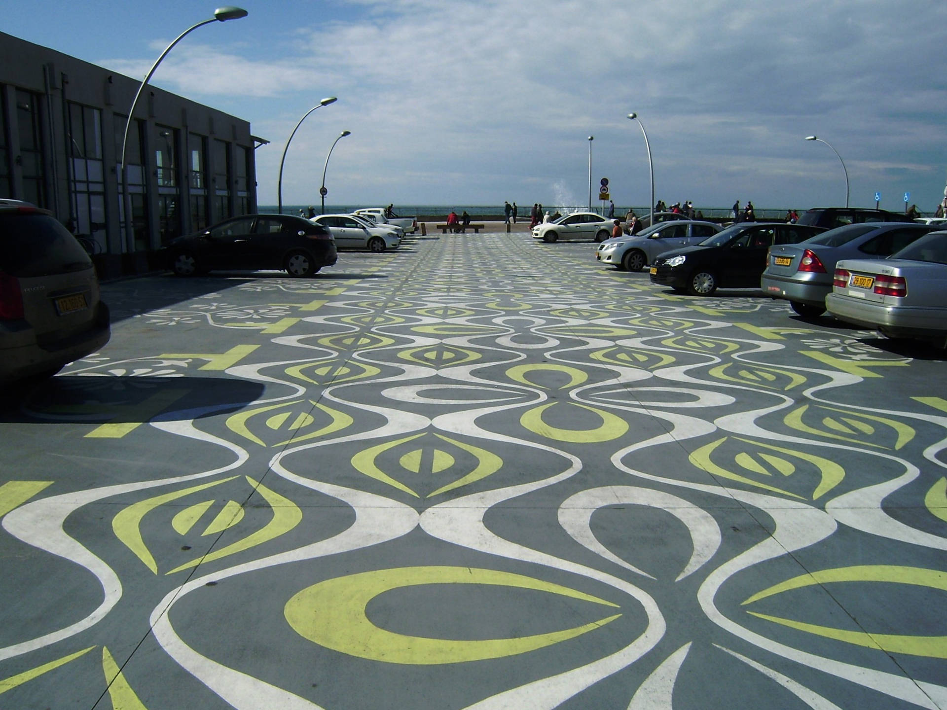 Parkplatzmit Bodendesign Wallpaper
