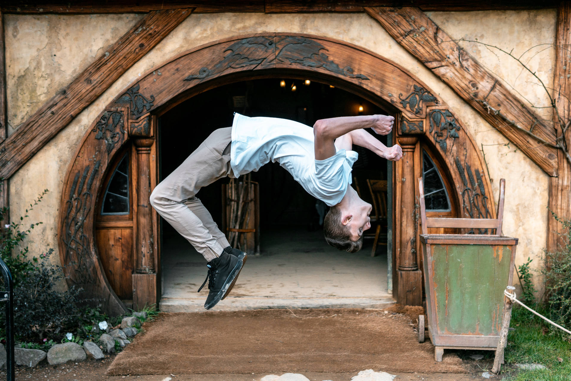 Parkour In Front Of House Wallpaper