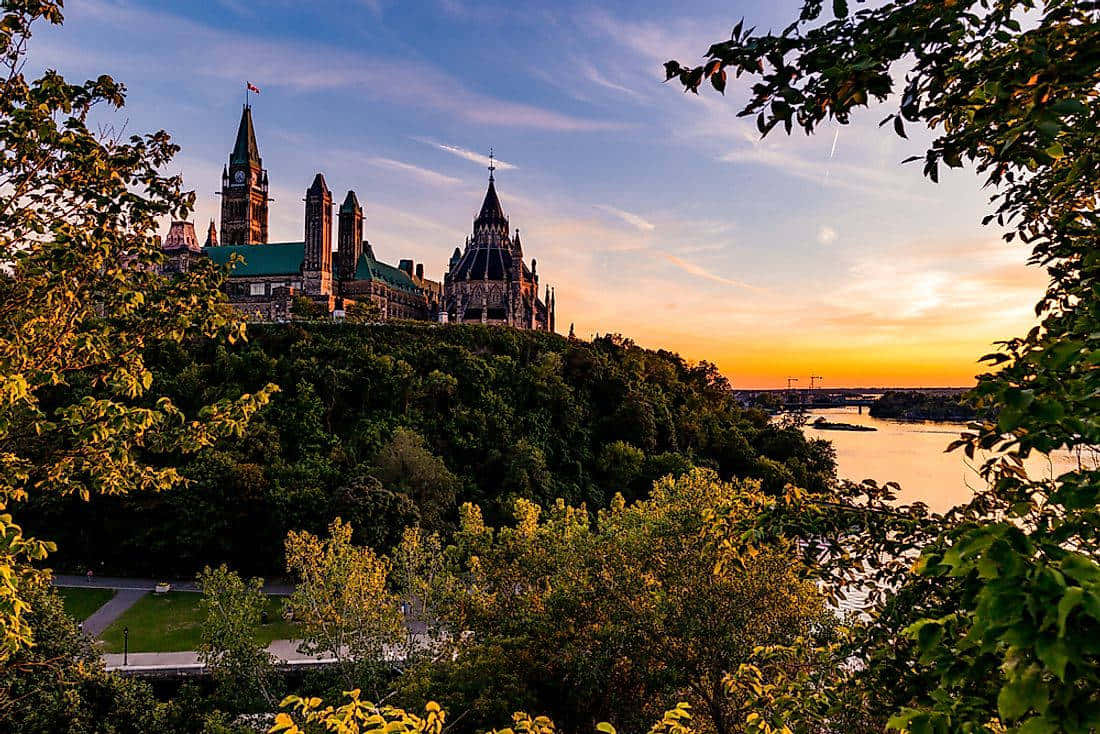 Vue Du Coucher De Soleil Sur Parliament Hill Fond d'écran