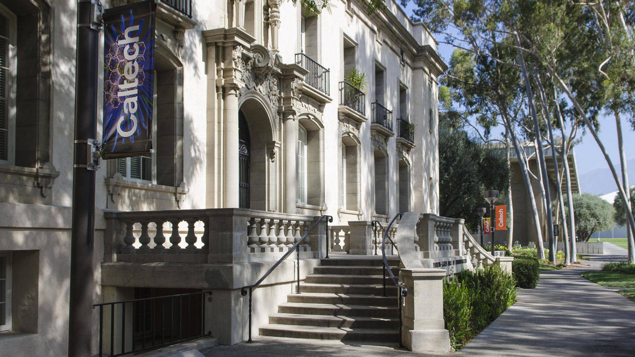 Parsons-Gates Hall With Banner Of Caltech Wallpaper
