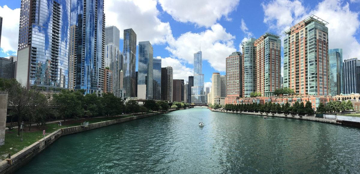 Part Of Chicago River In Illinois Wallpaper