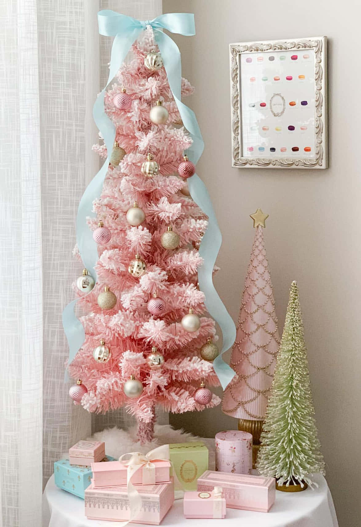 Pastelleästhetische Weihnachtsbaum-anordnung Wallpaper