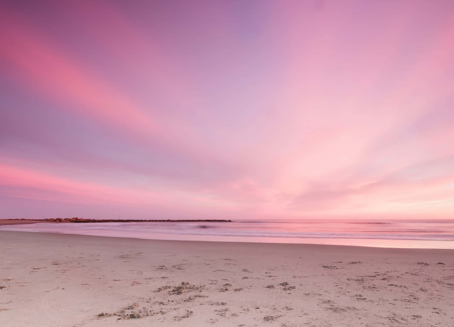 Unahermosa Playa Pastel Bajo El Sol. Fondo de pantalla
