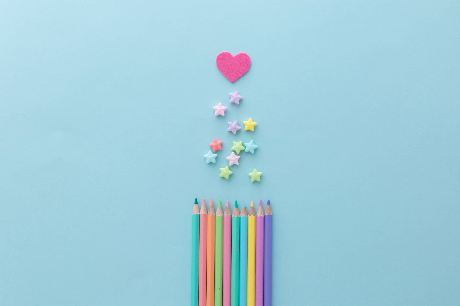 Pastellpink hjerte blyanter blomster tapet Wallpaper