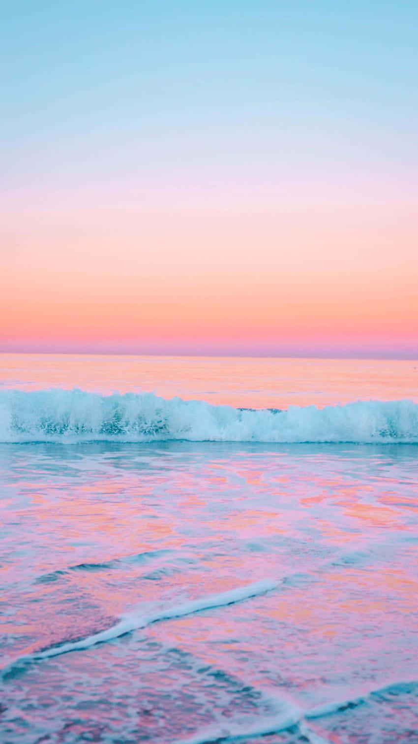 Pastel Sunset Ocean Waves Wallpaper