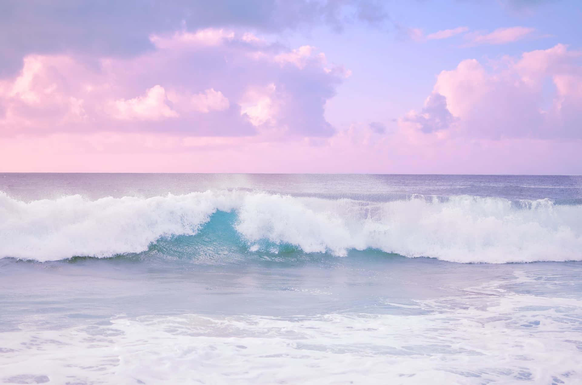 Pastel Sunset Waves Coastal Scene Wallpaper