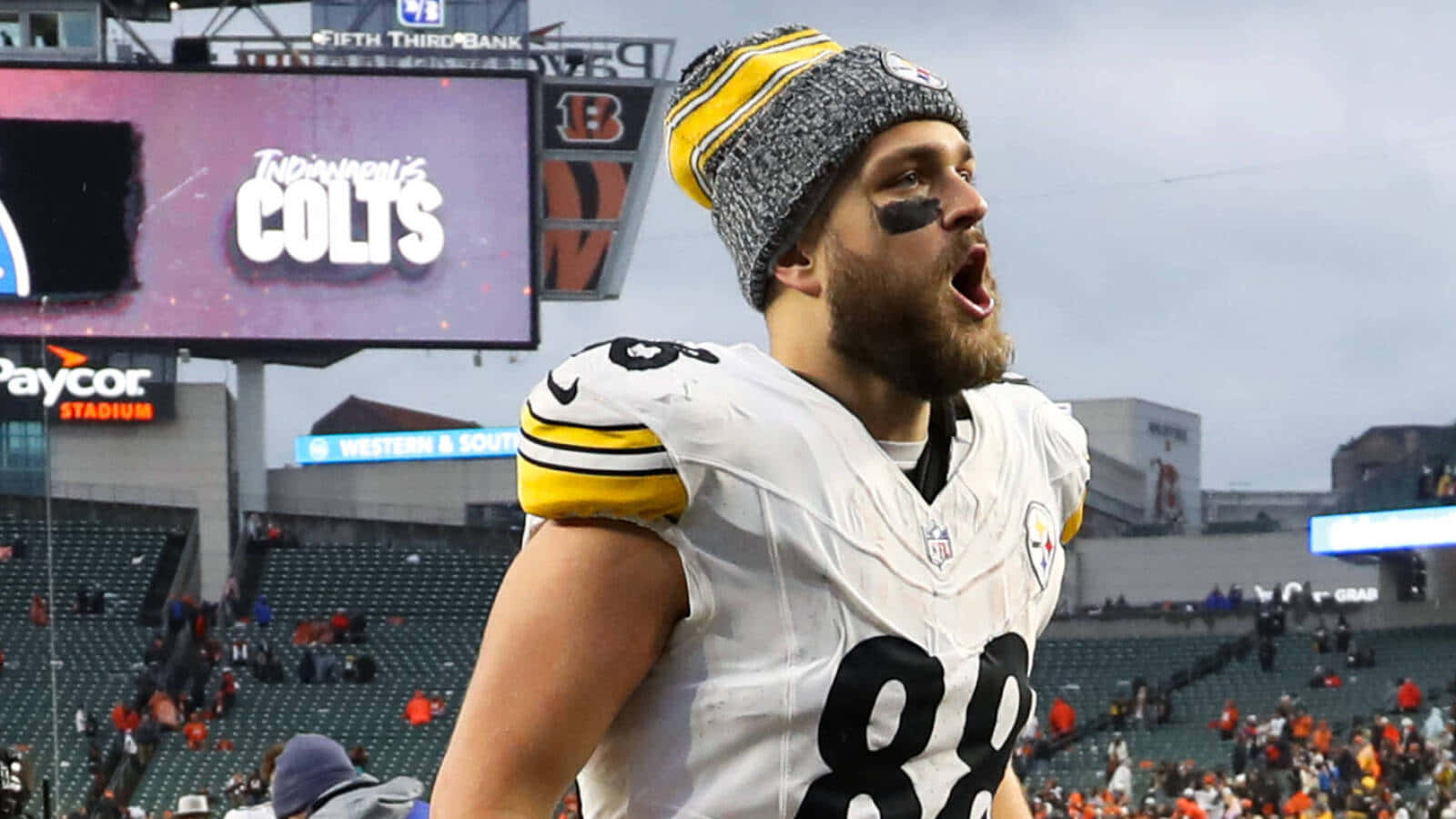 Pat Freiermuth Steelers Game Day Wallpaper