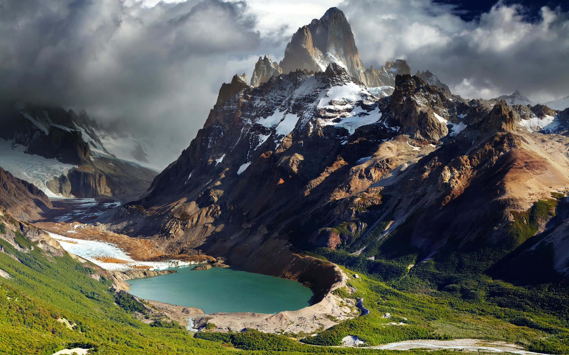 Etkig På Den Chilenske Patagonien Med Blå Himmel.