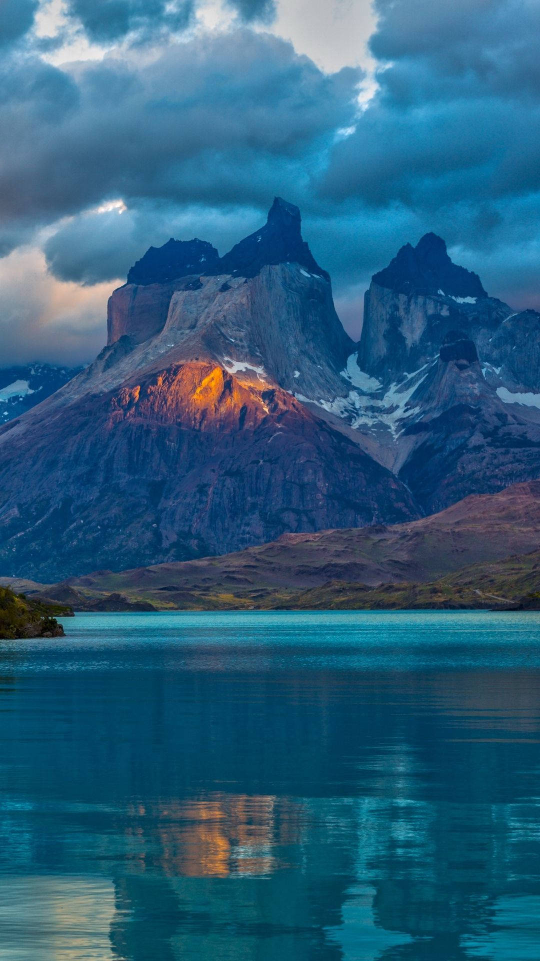 Patagonia Scenic Mountain View