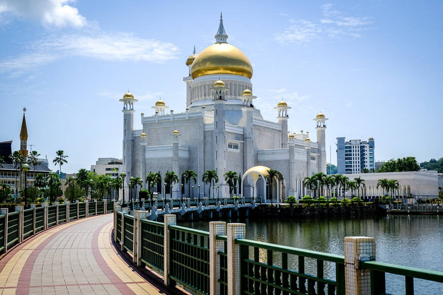 Pathway Leading To Brunei Mosque Wallpaper