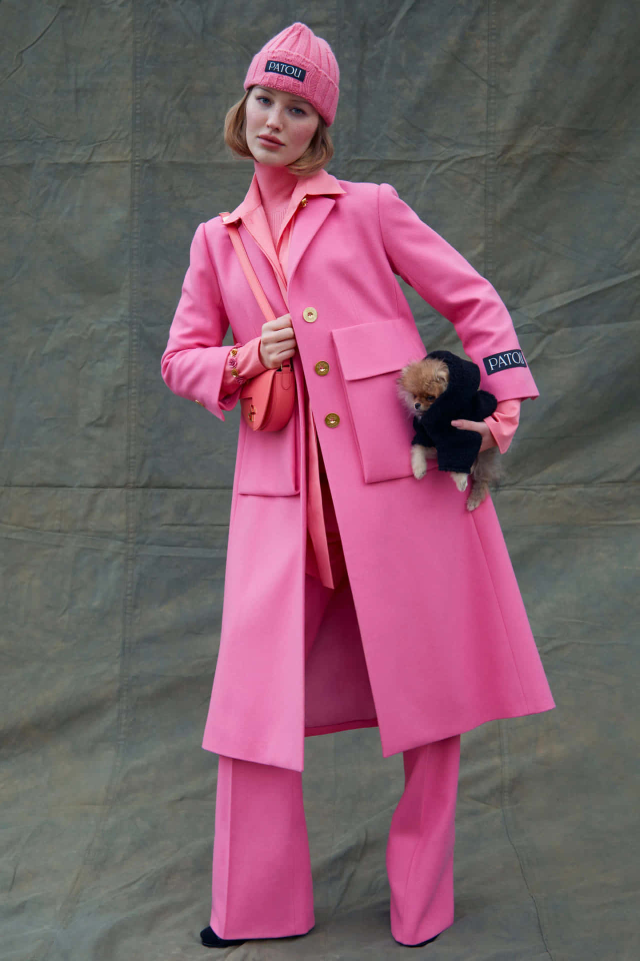 Patou Model In All-pink Outfit Wallpaper