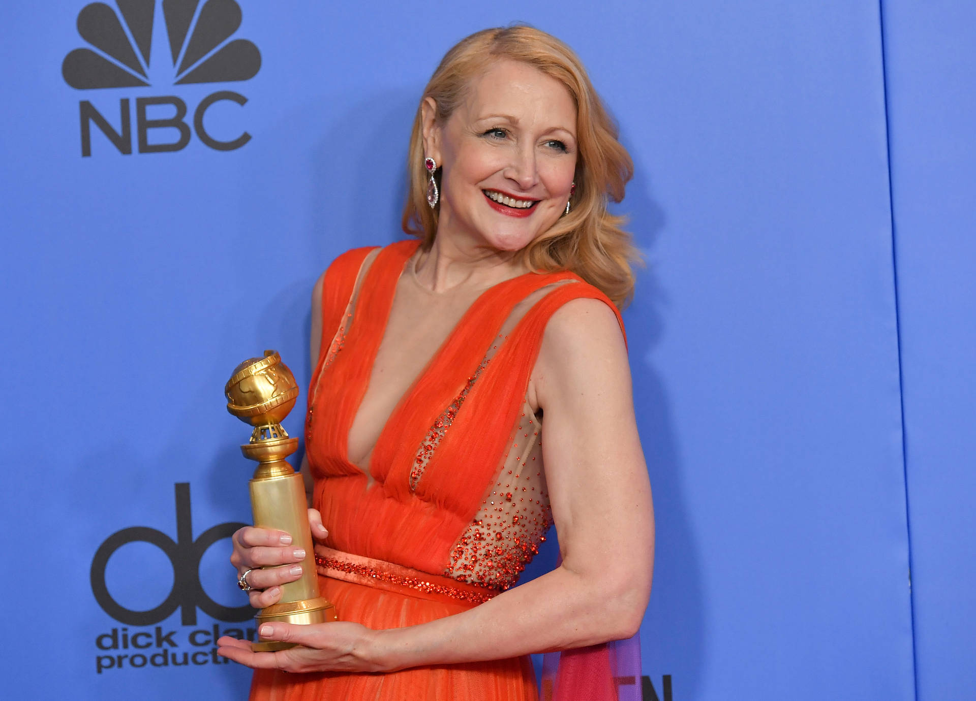 Patricia Clarkson's Designer Outfit For The Golden Globes Wallpaper