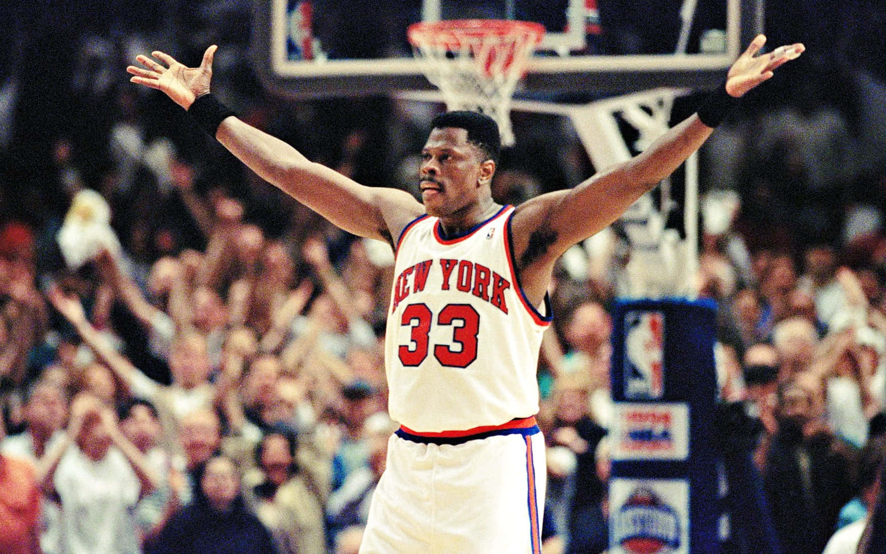Fotoretro De Patrick Ewing De Los New York Knicks Fondo de pantalla