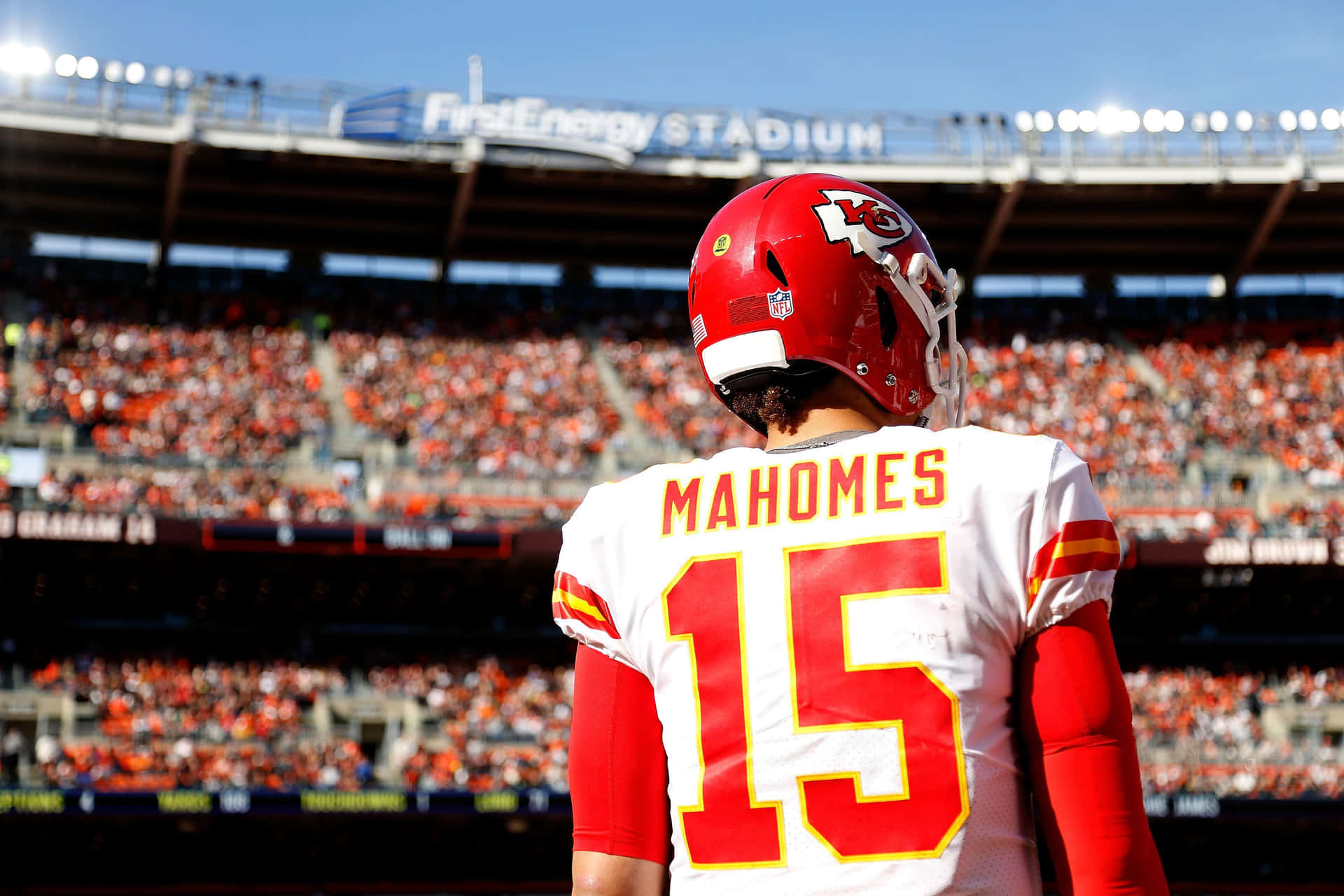 Patrickmahomes In Azione Sul Campo