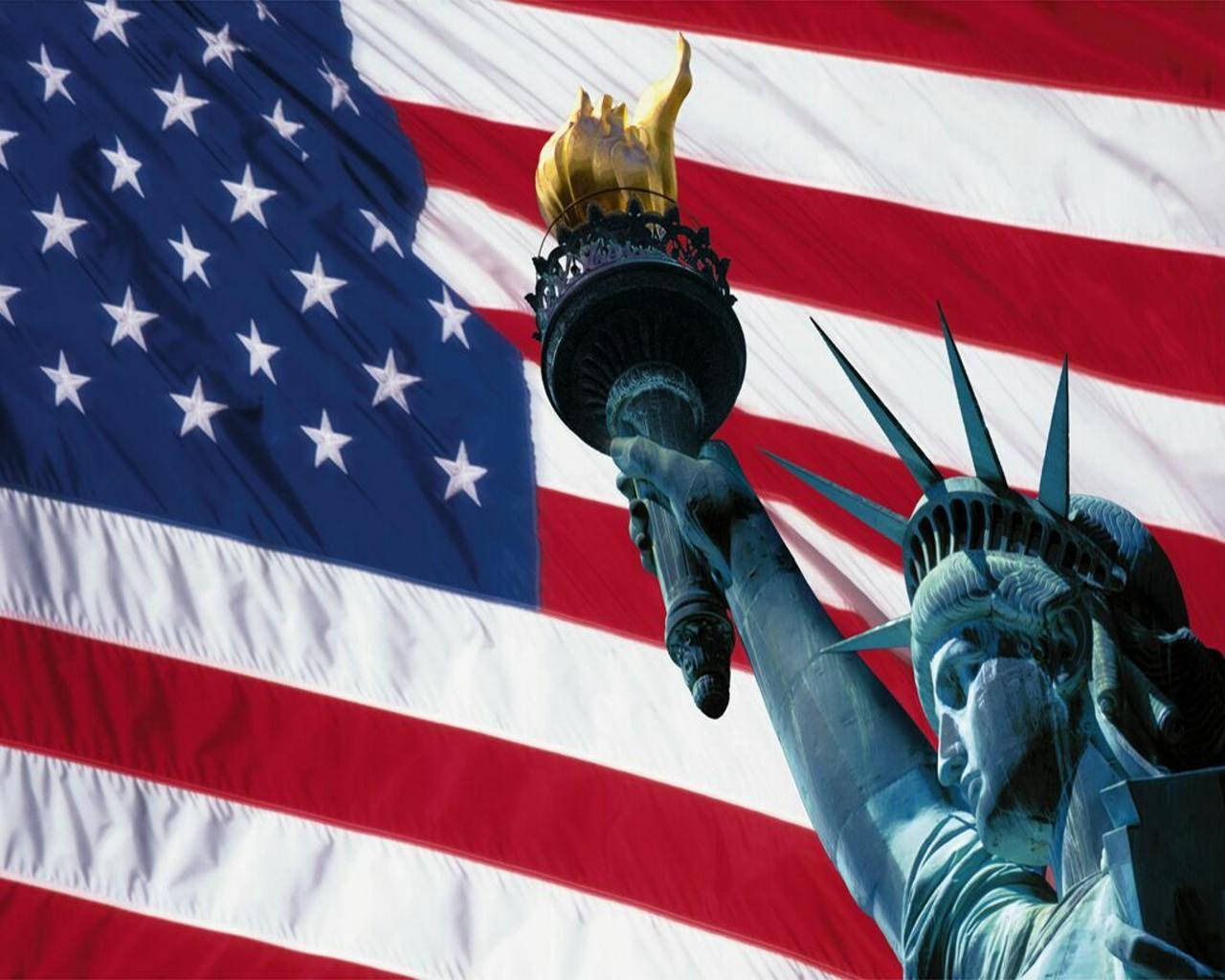 Patriotic Statue of Liberty Wallpaper