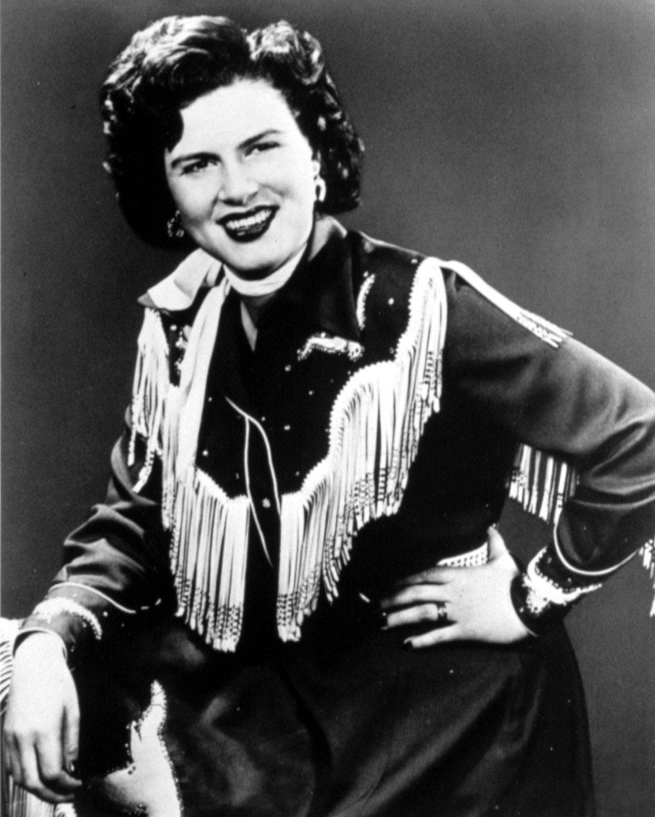 Patsy Cline Smiling Black And White Wallpaper
